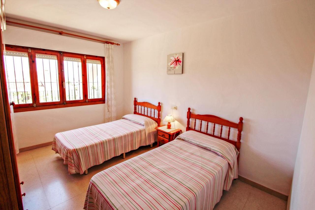 Laura-29A - Pretty Holiday Property With Garden And Private Pool In Calp Exterior foto